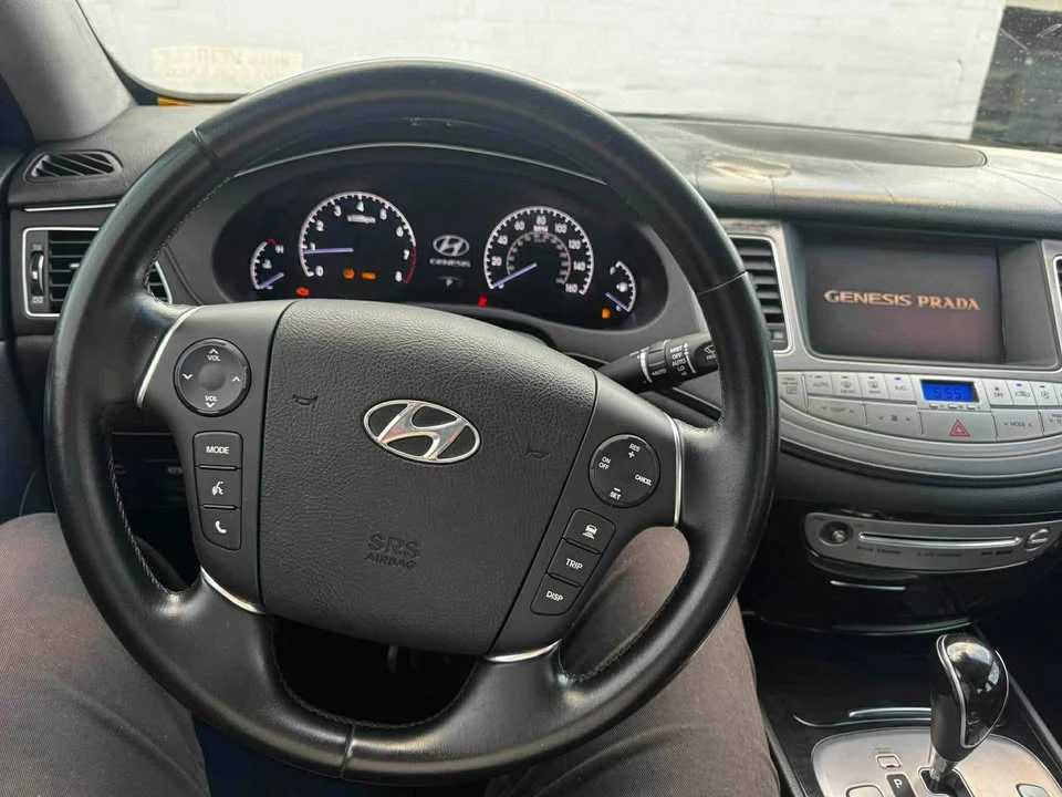 2012 Hyundai Genesis - Image 7 of 18