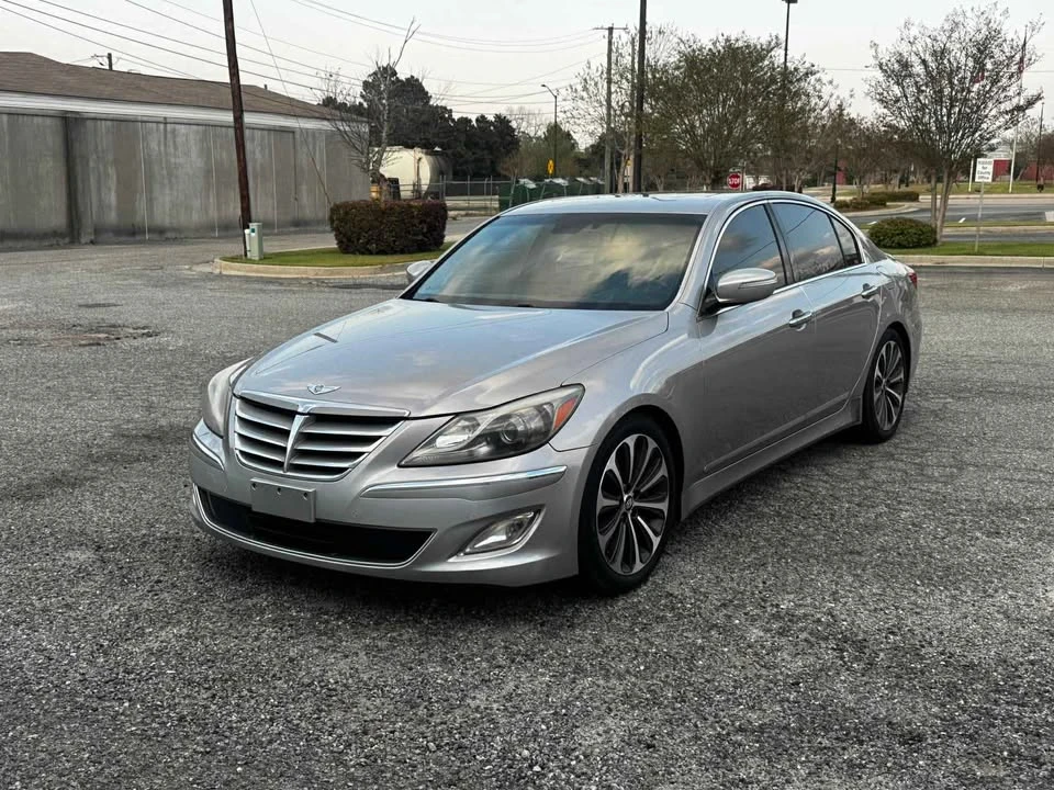 2012 Hyundai Genesis - Image 11 of 18