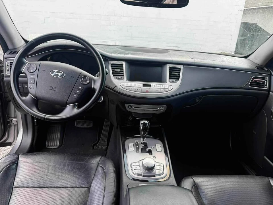 2012 Hyundai Genesis - Image 9 of 18