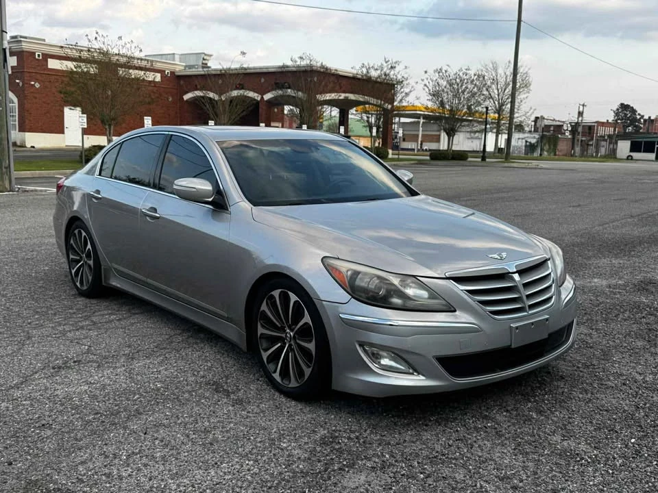 2012 Hyundai Genesis - Image 12 of 18