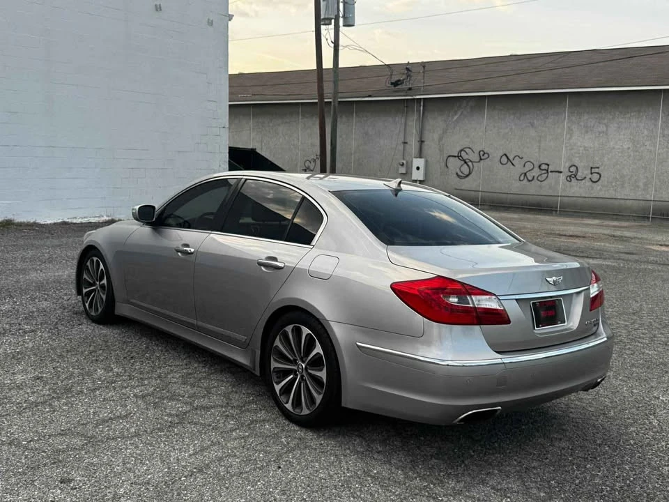2012 Hyundai Genesis - Image 14 of 18