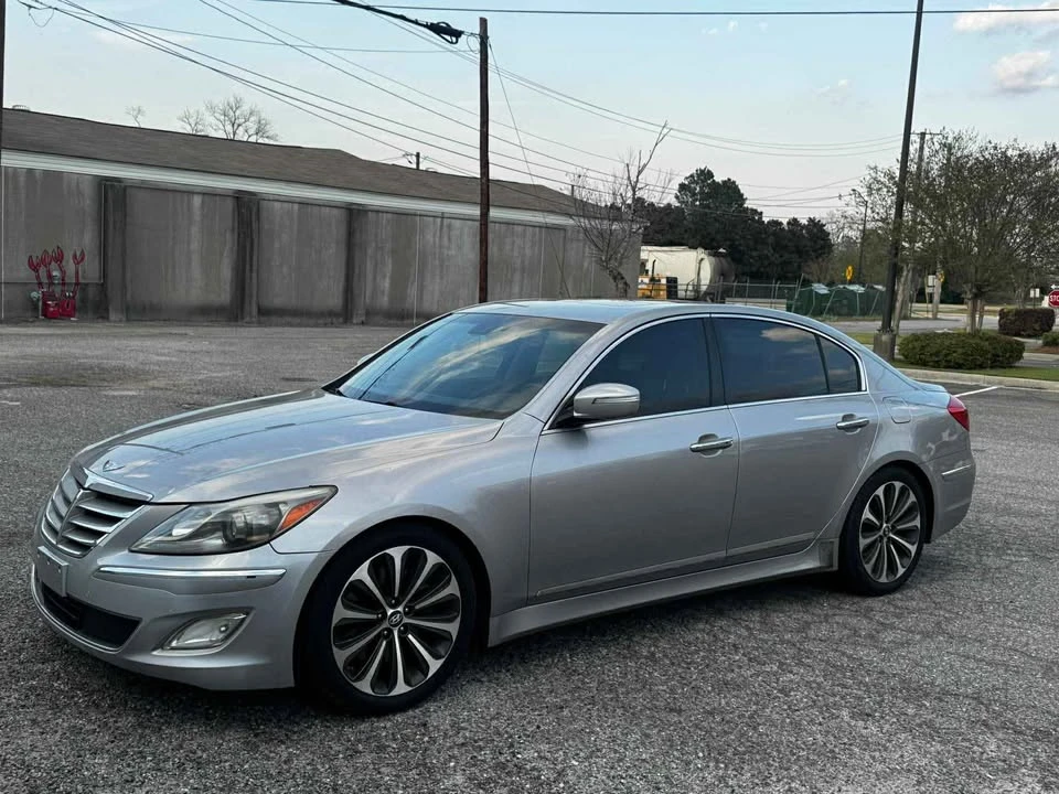 2012 Hyundai Genesis - Image 10 of 18