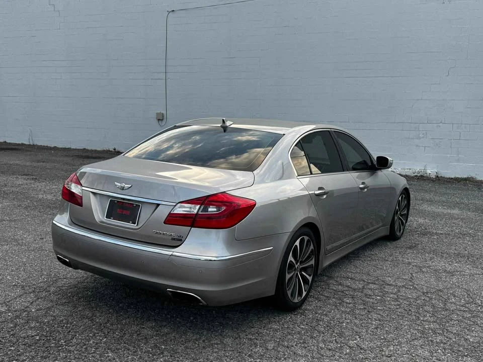 2012 Hyundai Genesis - Image 18 of 18