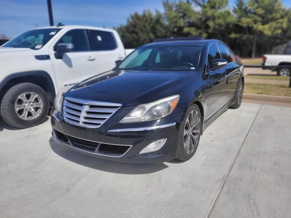 2012 Hyundai Genesis - Image 2 of 7