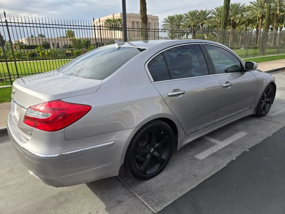 2012 Hyundai Genesis - Image 7 of 16
