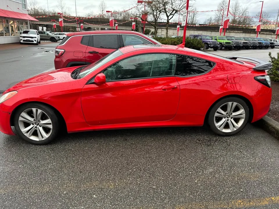 2012 Hyundai Genesis - Image 2 of 5