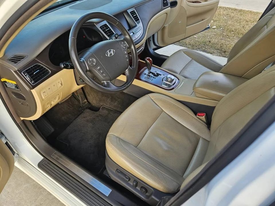 2012 Hyundai Genesis - Image 7 of 20