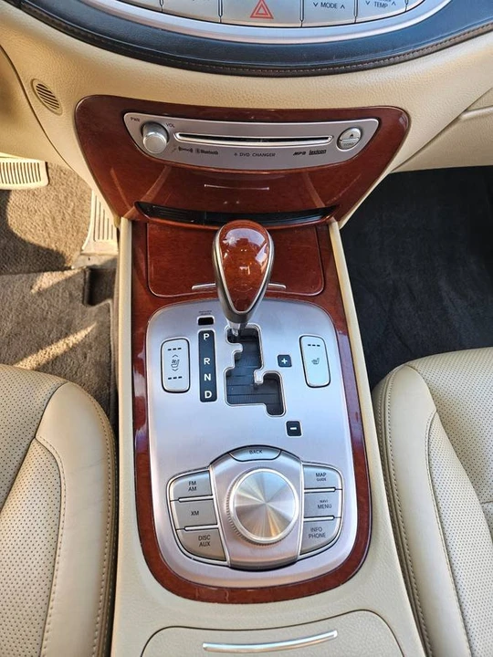 2012 Hyundai Genesis - Image 12 of 20