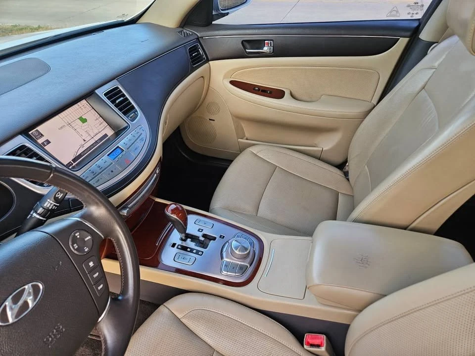 2012 Hyundai Genesis - Image 14 of 20