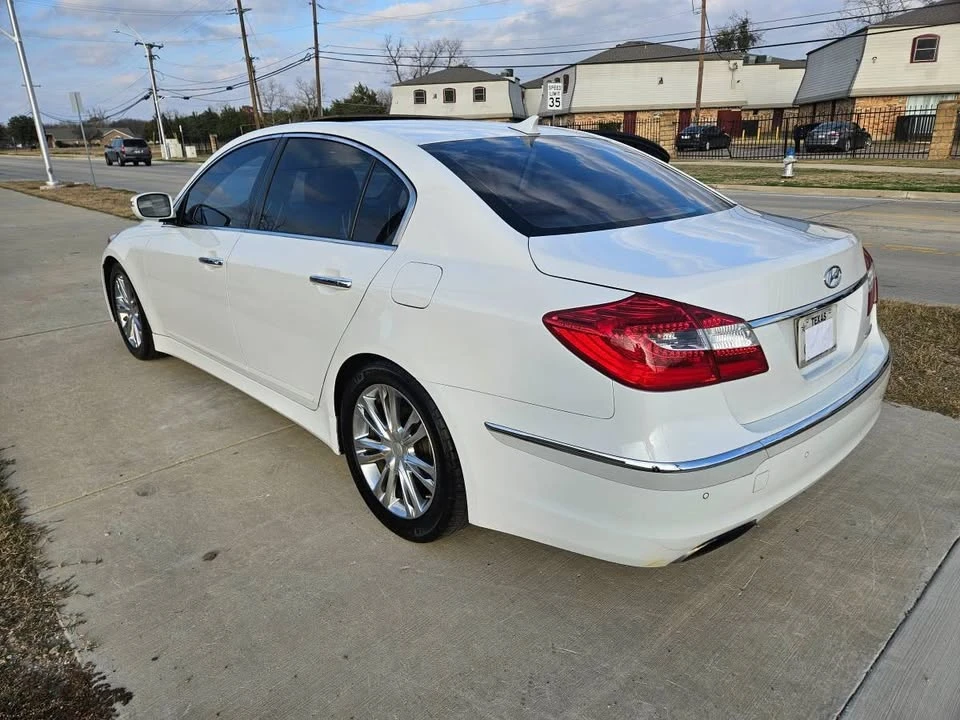 2012 Hyundai Genesis - Image 4 of 20