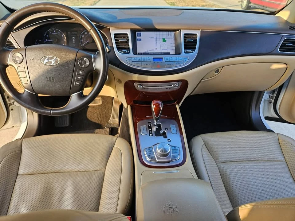 2012 Hyundai Genesis - Image 9 of 20