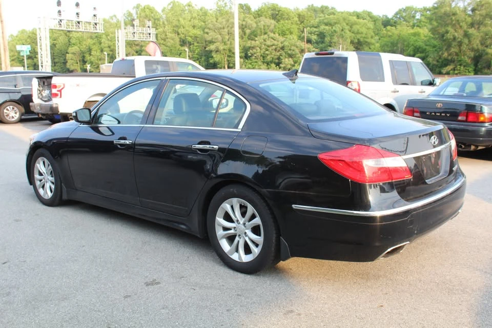 2012 Hyundai Genesis - Image 6 of 15
