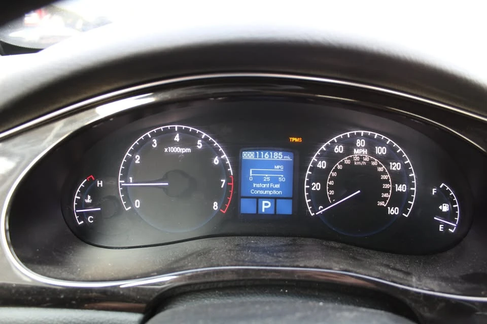 2012 Hyundai Genesis - Image 13 of 15