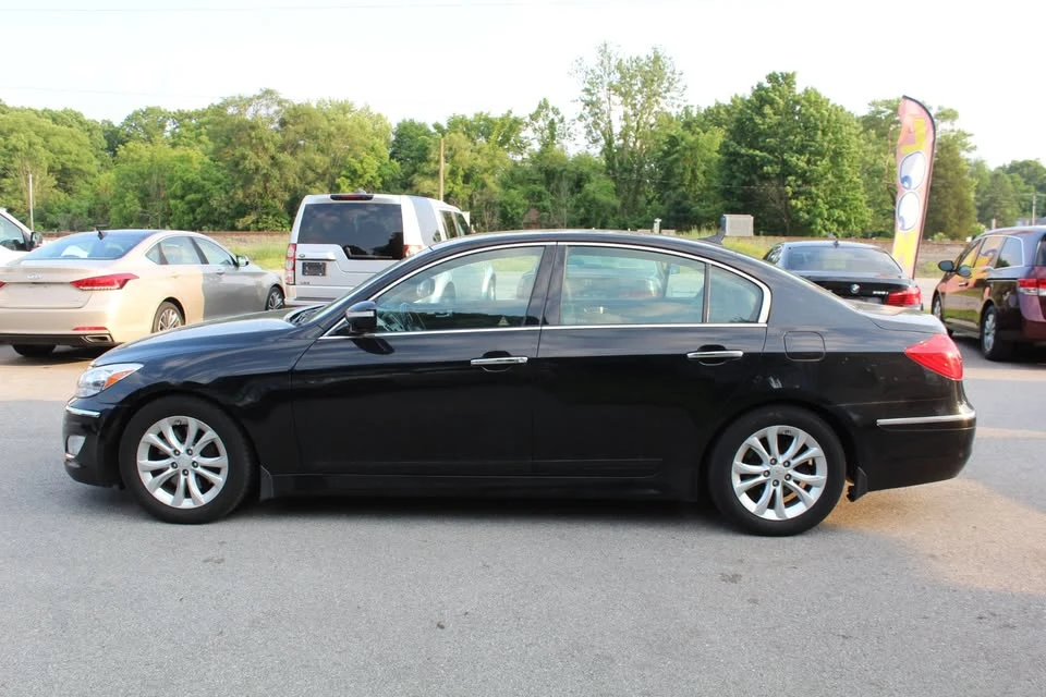 2012 Hyundai Genesis - Image 5 of 15