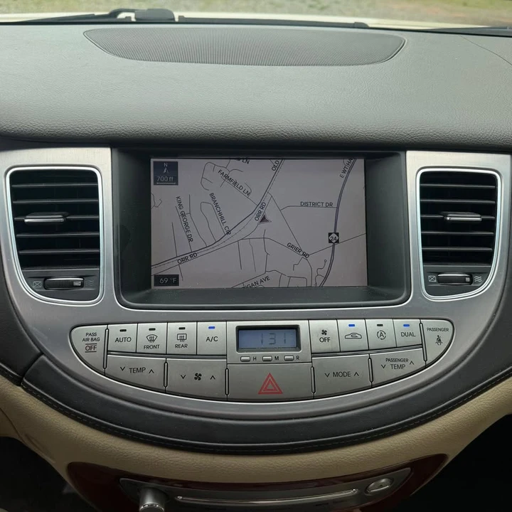 2012 Hyundai Genesis - Image 16 of 16