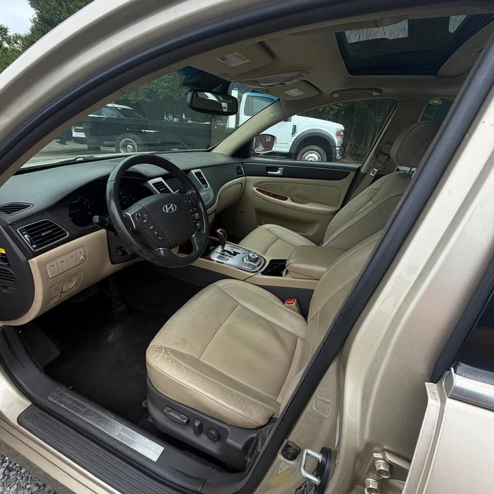 2012 Hyundai Genesis - Image 10 of 16