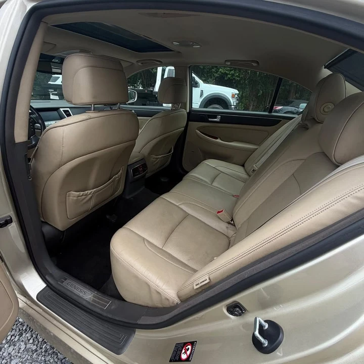 2012 Hyundai Genesis - Image 11 of 16
