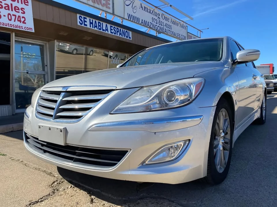 2012 Hyundai Genesis - Image 10 of 19