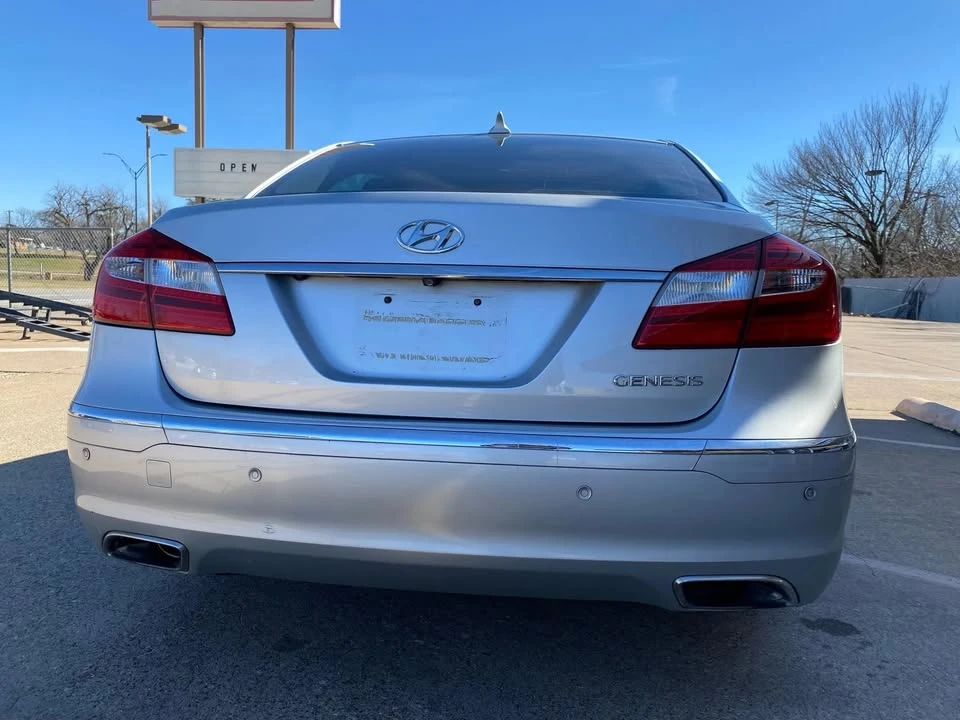 2012 Hyundai Genesis - Image 7 of 19