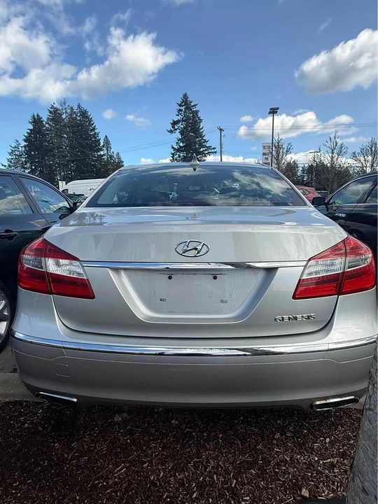 2012 Hyundai Genesis - Image 6 of 8