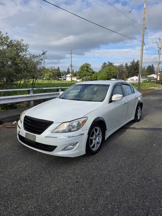2012 Hyundai Genesis - Image 2 of 13