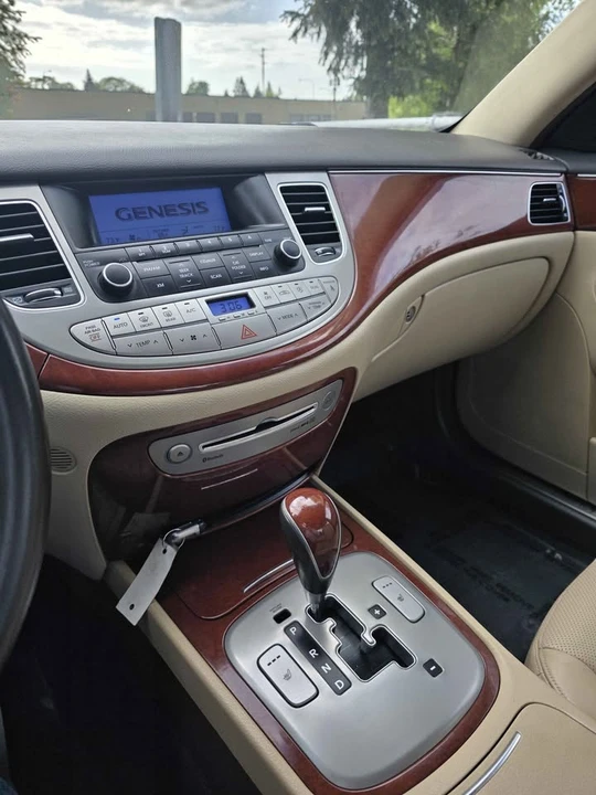 2012 Hyundai Genesis - Image 12 of 13