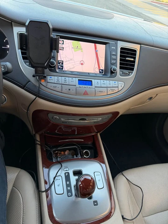 2012 Hyundai Genesis - Image 3 of 11