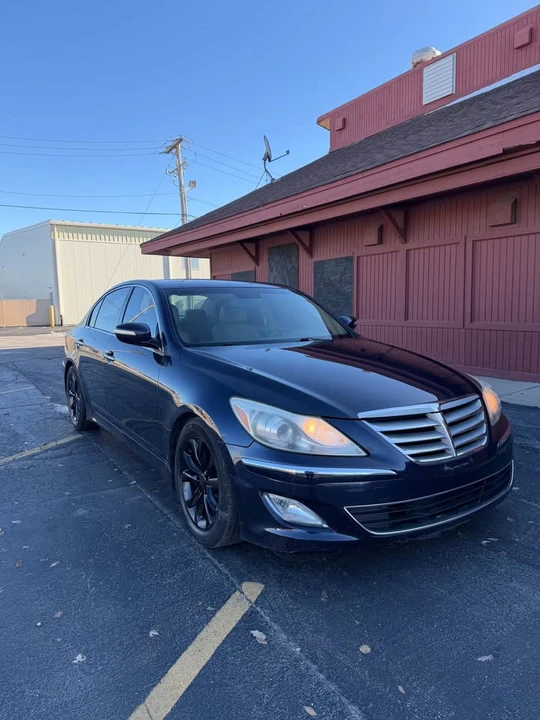 2012 Hyundai Genesis - Image 2 of 12