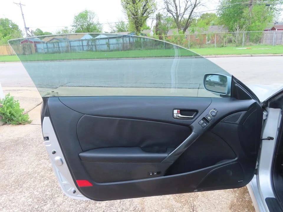 2012 Hyundai Genesis Coupe - Image 15 of 20