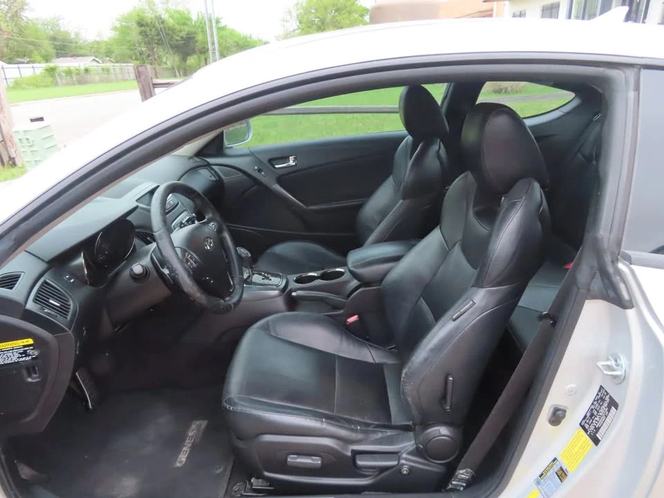 2012 Hyundai Genesis Coupe - Image 16 of 20