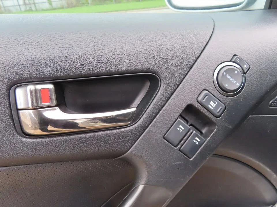 2012 Hyundai Genesis Coupe - Image 13 of 20