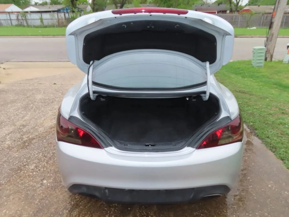 2012 Hyundai Genesis Coupe - Image 11 of 20