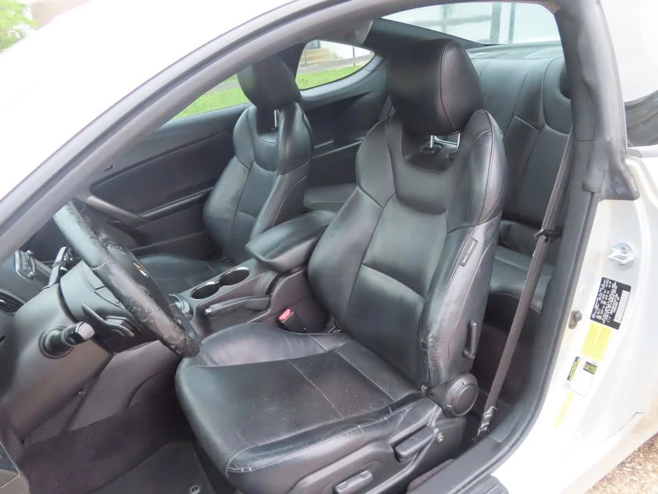2012 Hyundai Genesis Coupe - Image 17 of 20