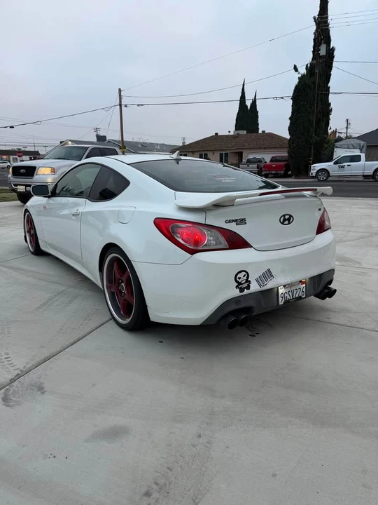 2012 Hyundai Genesis Coupe - Image 3 of 10