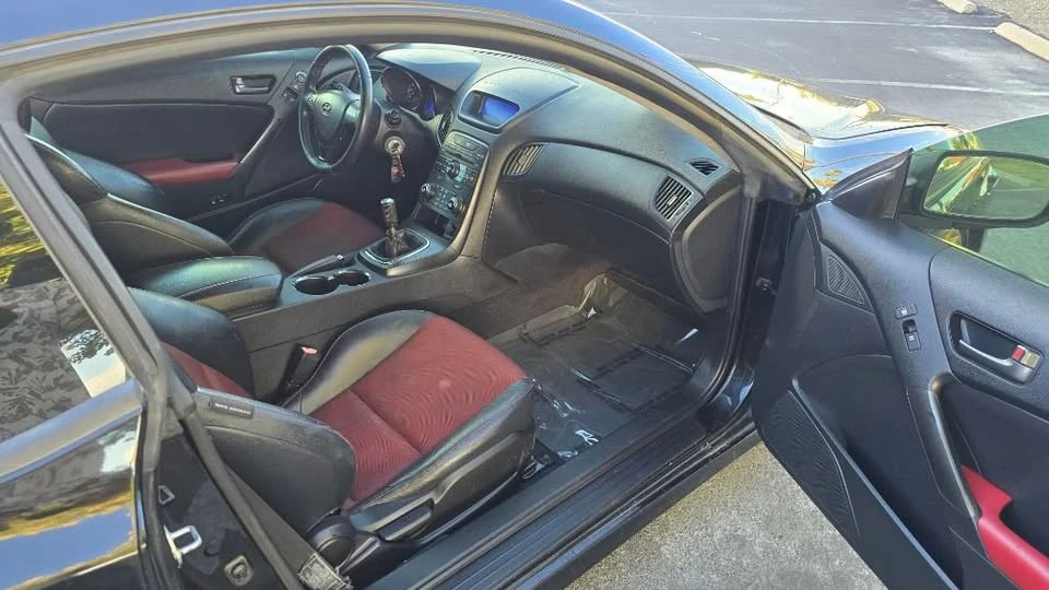 2012 Hyundai Genesis Coupe - Image 14 of 18