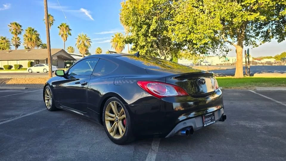 2012 Hyundai Genesis Coupe - Image 5 of 18