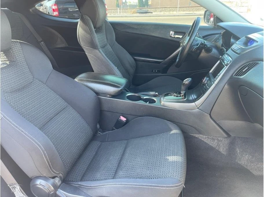 2012 Hyundai Genesis Coupe - Image 15 of 20