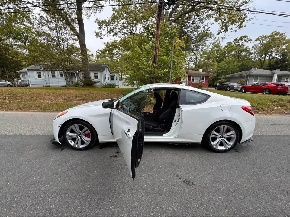 2012 Hyundai Genesis Coupe - Image 9 of 18