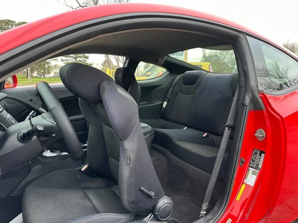 2012 Hyundai Genesis Coupe - Image 17 of 19