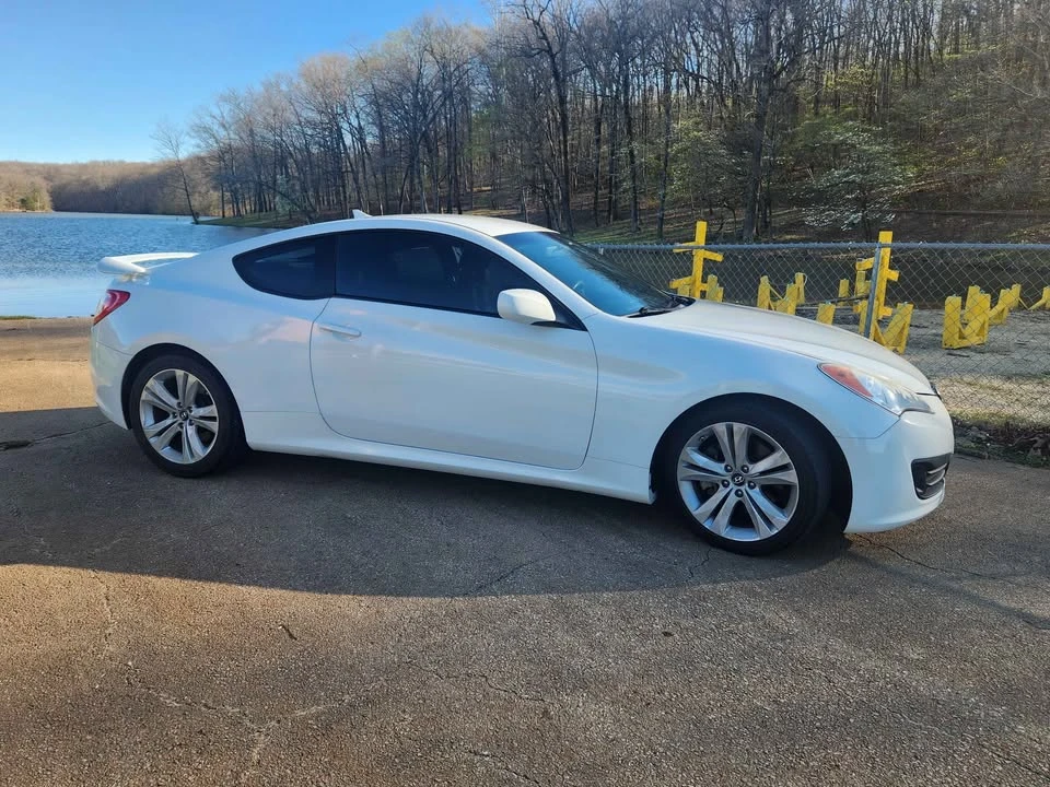 2012 Hyundai Genesis Coupe - Image 7 of 13