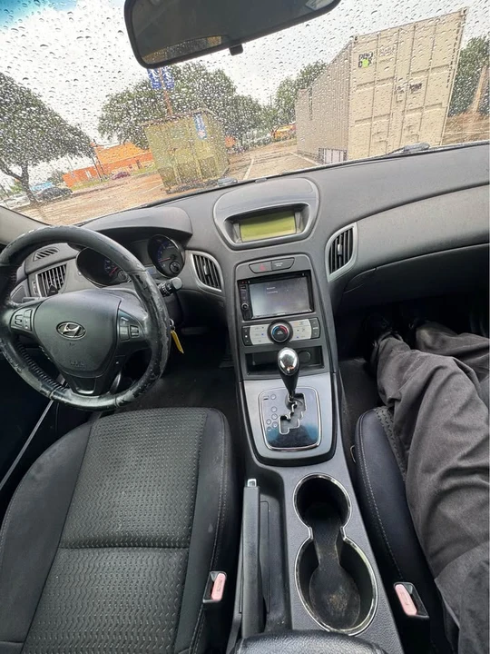 2012 Hyundai Genesis Coupe - Image 9 of 13