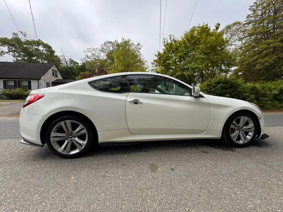 2012 Hyundai Genesis Coupe - Image 10 of 18