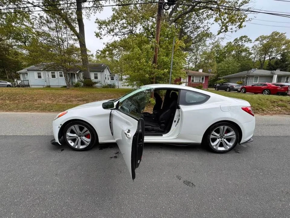 2012 Hyundai Genesis Coupe - Image 8 of 18