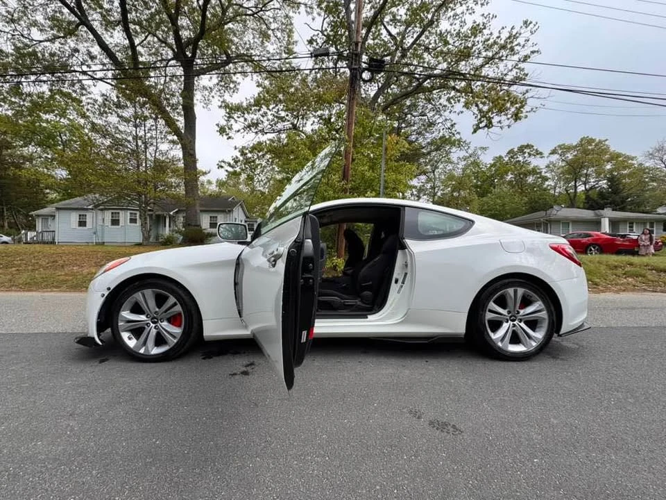 2012 Hyundai Genesis Coupe - Image 6 of 18