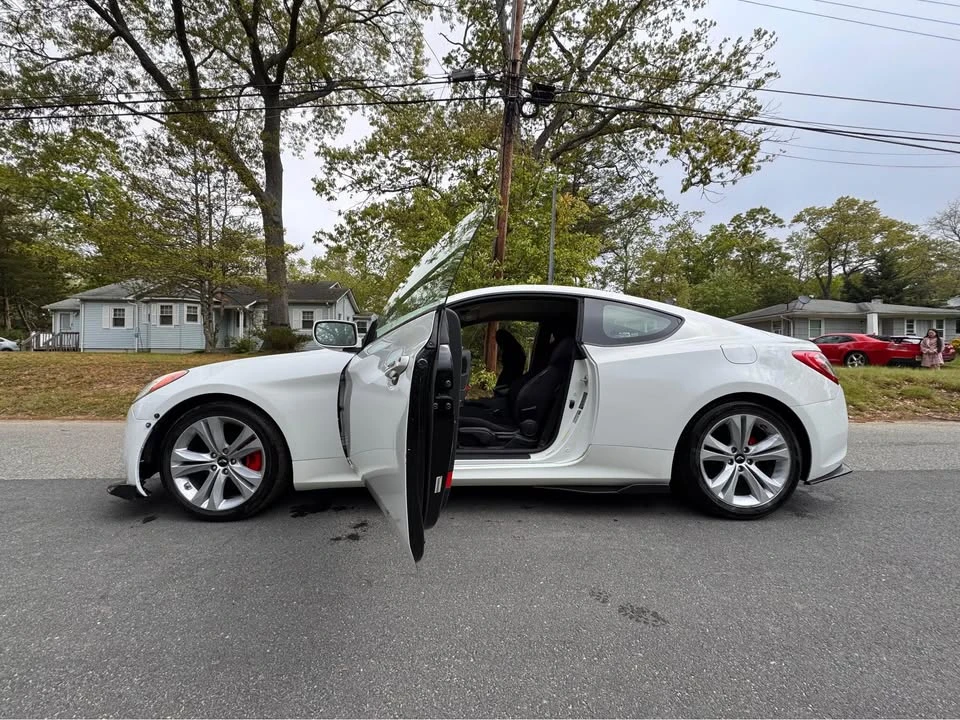 2012 Hyundai Genesis Coupe - Image 13 of 18