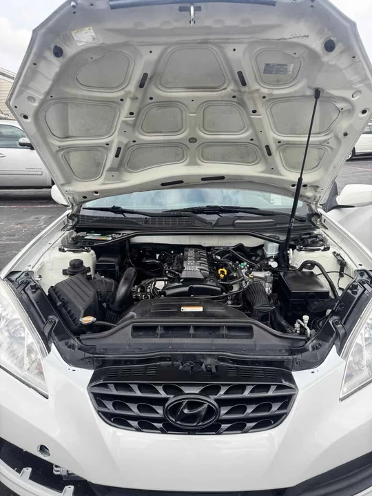 2012 Hyundai Genesis Coupe - Image 9 of 14