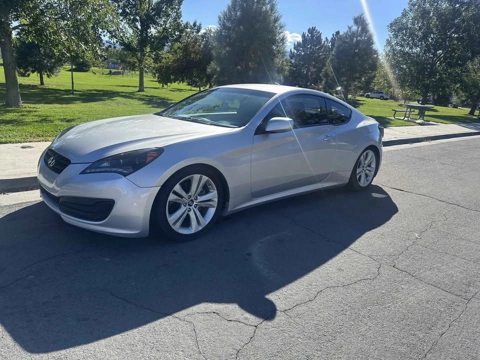2012 Hyundai Genesis Coupe - Image 4 of 10