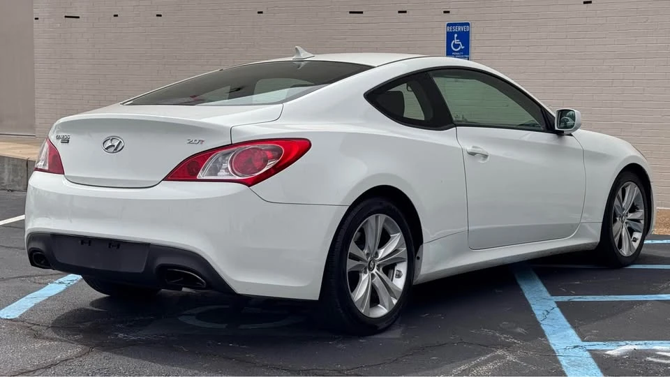 2012 Hyundai Genesis Coupe - Image 6 of 19