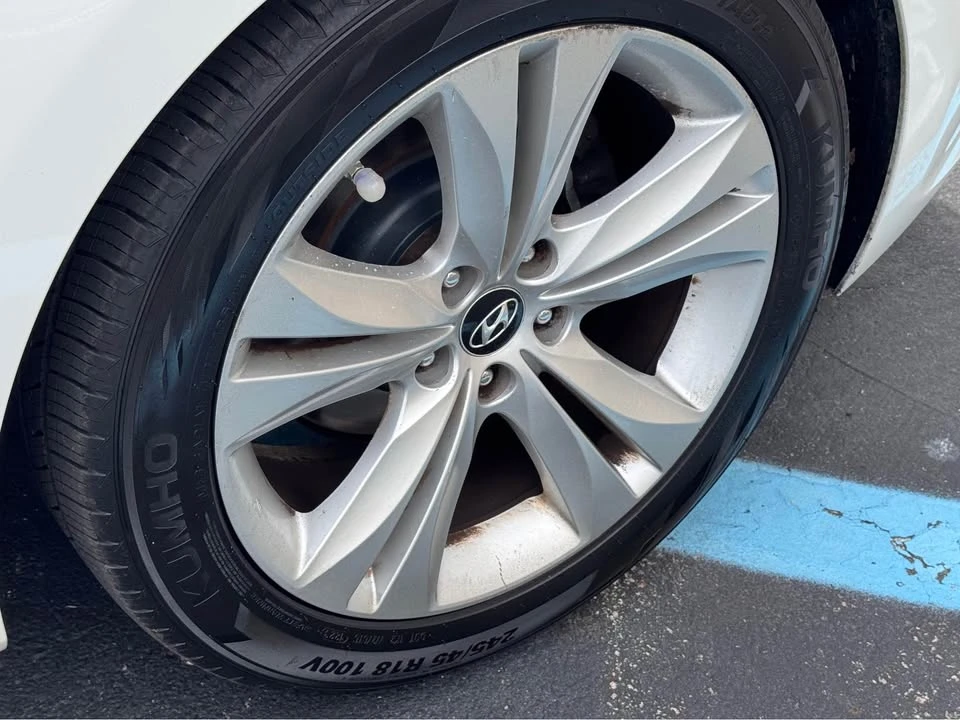 2012 Hyundai Genesis Coupe - Image 17 of 19