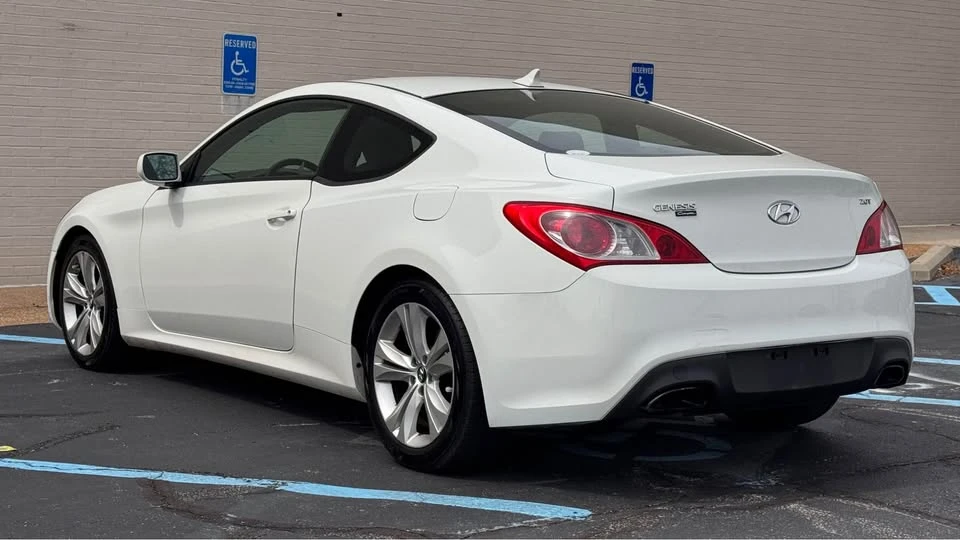 2012 Hyundai Genesis Coupe - Image 4 of 19